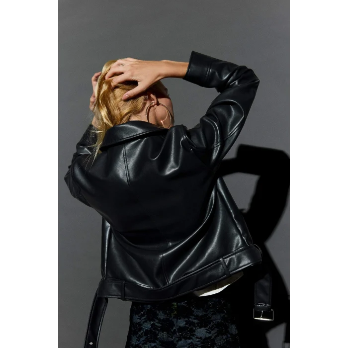 Defacto E8530AXBK27 Siyah Regular Fit Fermuarlı Suni Deri Ceket Mont