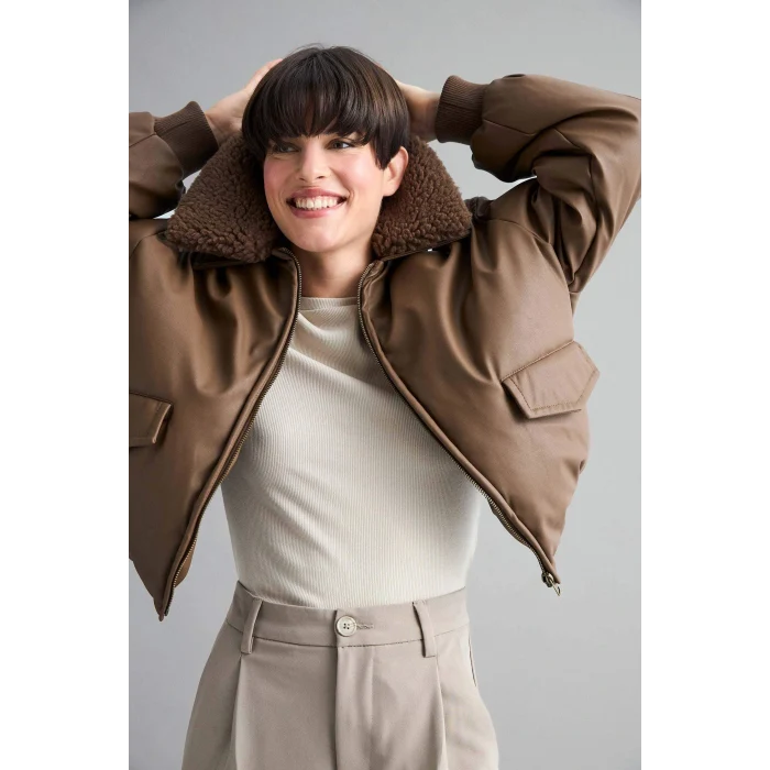 Defacto F2813AXBN530 Kahve Regular Fit Polo Yaka Suni Deri Mont