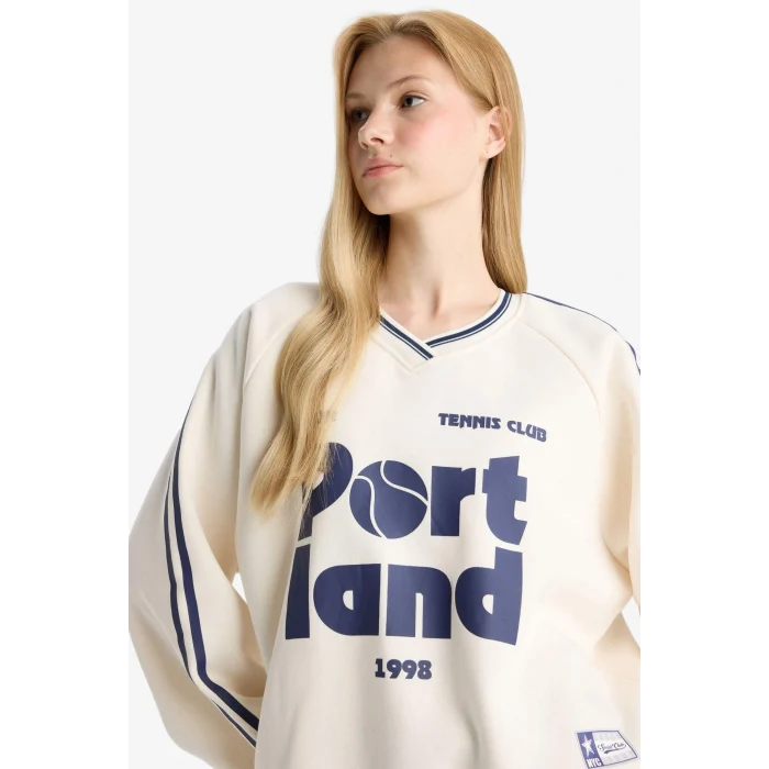 Defacto E8794AXER103 Ekru Coool Oversize Geniş Kalıp V Yaka Baskılı Kalın Sweatshirt