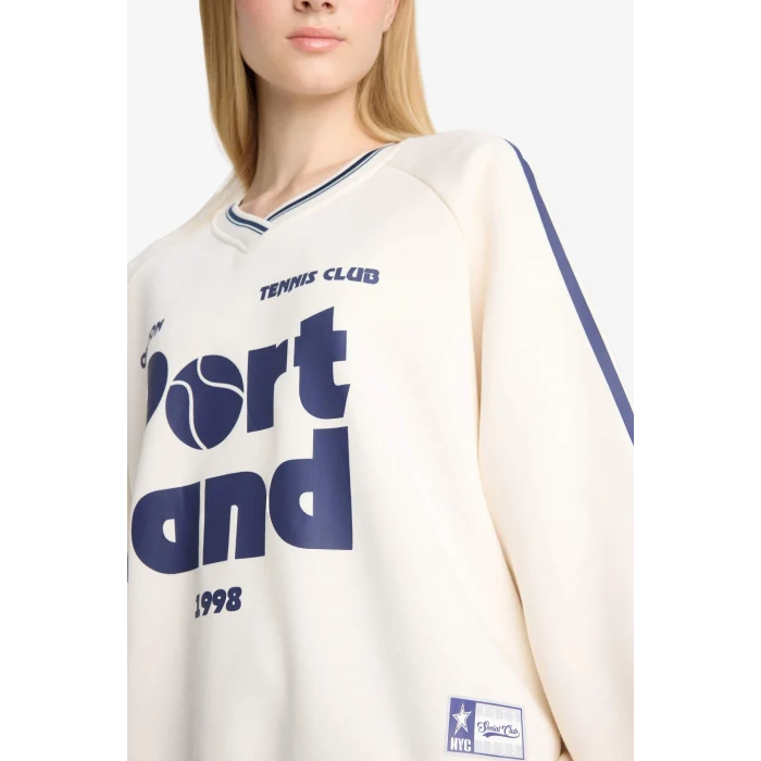 Defacto E8794AXER103 Ekru Coool Oversize Geniş Kalıp V Yaka Baskılı Kalın Sweatshirt