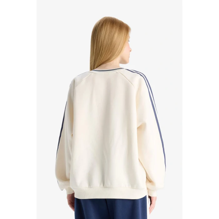 Defacto E8794AXER103 Ekru Coool Oversize Geniş Kalıp V Yaka Baskılı Kalın Sweatshirt