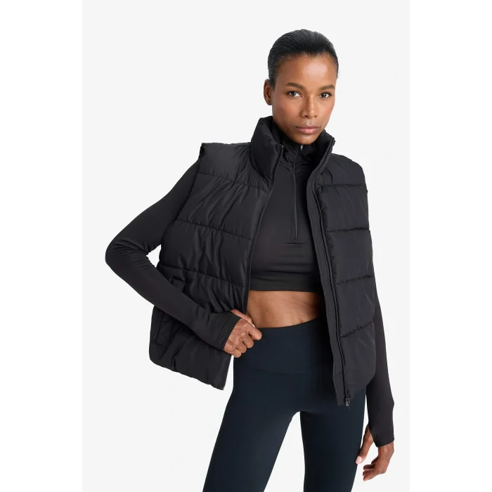 Defacto E9209AXBK81 Siyah Defactofit Su İtici Regular Fit Dik Yaka Fermuarlı Cepli Şişme Yelek