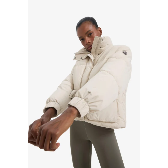 Defacto E9266AXBG779 Bej Defactofit Su İtici Oversize Fit Geniş Kalıp Dik Yaka Fermuarlı Çıtçıtlı Cepli Şişme Mont