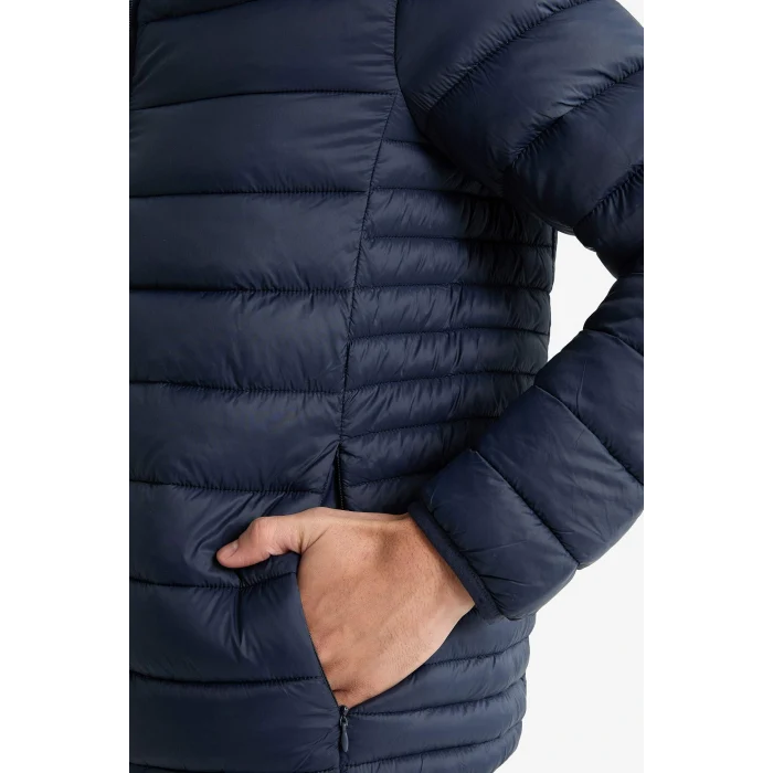 Defacto N4661AZNV175 Lacivert Su İtici Slim Fit Dar Kesim İç Cep Detaylı Kapüşonlu Fermuarlı Cepli Şişme Mont