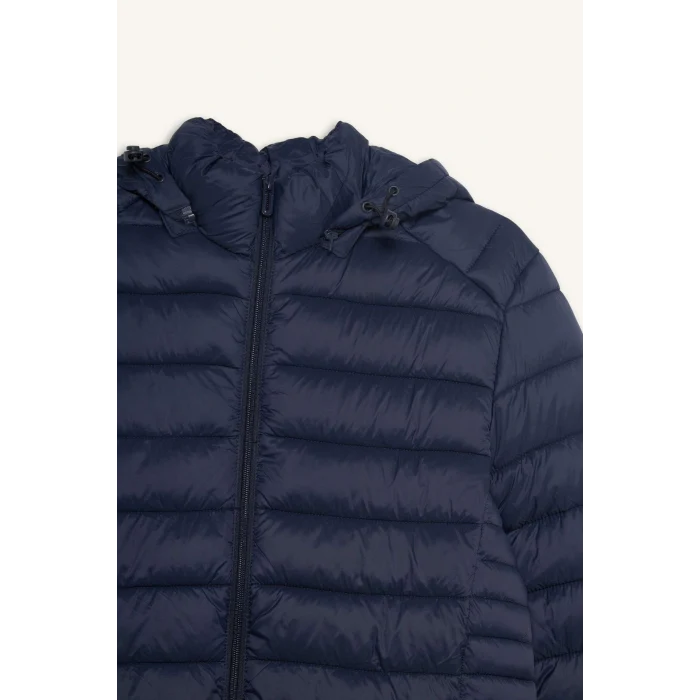 Defacto N4661AZNV175 Lacivert Su İtici Slim Fit Dar Kesim İç Cep Detaylı Kapüşonlu Fermuarlı Cepli Şişme Mont