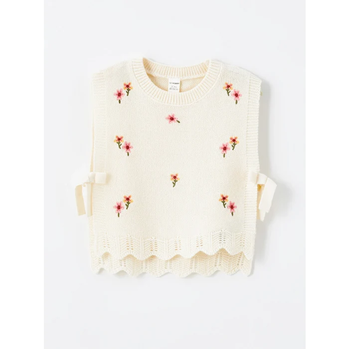 LCW Kids Ekru Bisiklet Yaka Çiçekli Kız Çocuk Triko Süveter