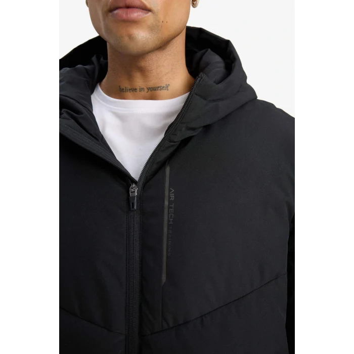 Defacto E9491AXBK81 Siyah Defactofit Su İtici Rüzgar Geçirmez Regular Fit Kapüşonlu Fermuarlı Cepli Kışlık Mont