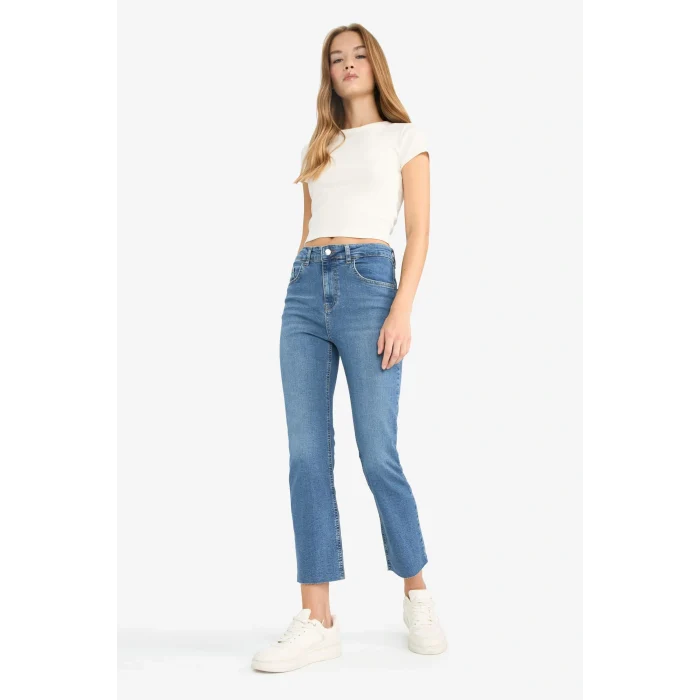Defacto G2217AXNM28 Mavi Crop Flare Fit Düşük Bel Bilek Boy Jean Yıkamalı Pantolon