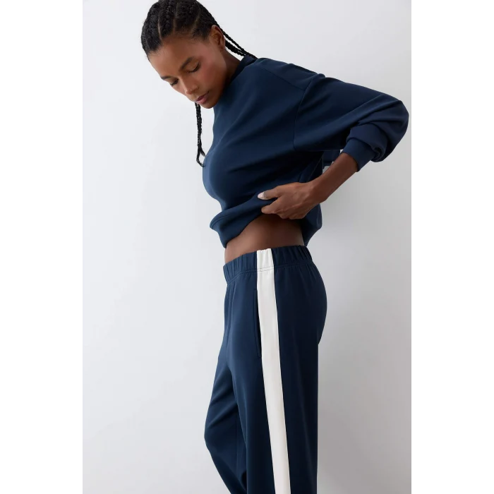 Defacto E8954AXNV165 Lacivert DeFactoFit Oversize Geniş Kalıp Bisiklet Yaka Modal Ultra Soft Sweatshirt