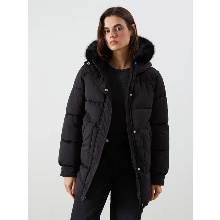 LCW Vision Siyah Kürklü Kapüşonlu Kadın Şişme Mont