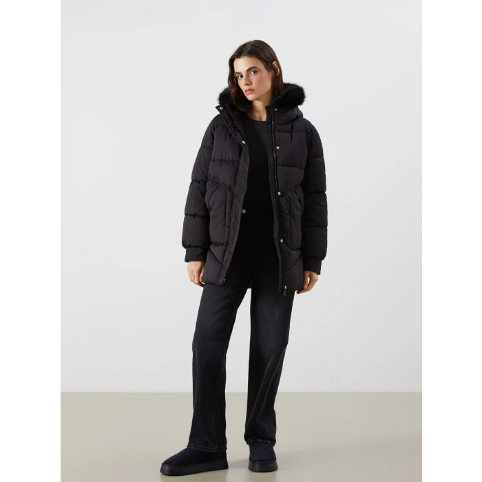 LCW Vision Siyah Kürklü Kapüşonlu Kadın Şişme Mont