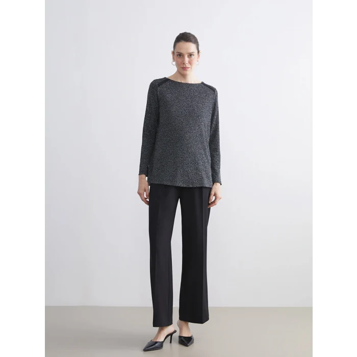 LCW Grace Siyah Bisiklet Yaka Parlak Görünümlü Bluz