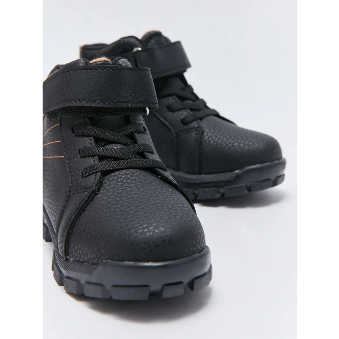 LCW STEPS Siyah Deri Görünümlü Cırt Cırtlı Erkek Bebek Bot