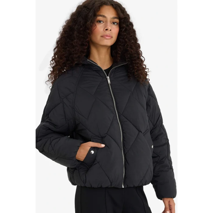 Defacto F2803AXBK27 Siyah Su Geçirmez Regular Fit Kapüşonlu Mont