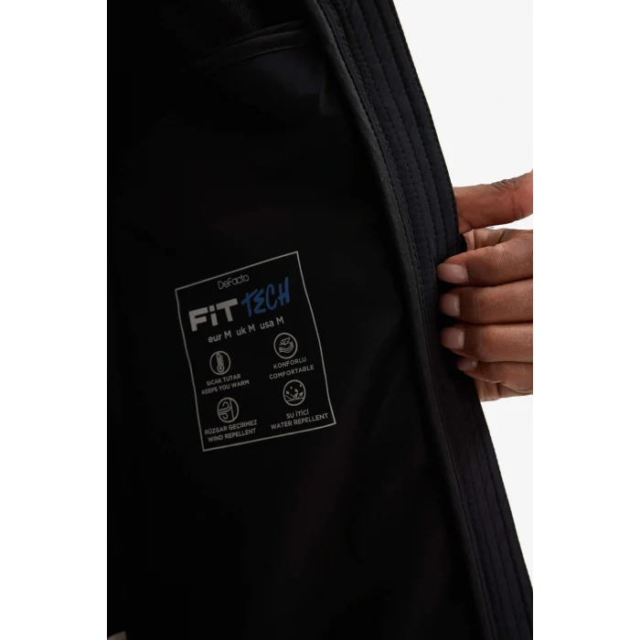 Defacto C6035AXBK81 Siyah DeFactoFit Su İtici Regular Fit Kapüşonlu Şişme Parka Mont