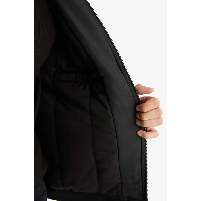 Defacto C5908AXBK27 Siyah Su İtici Regular Fit Gömlek Yaka Astarlı Fermuarlı İç Cepli Suni Deri Mont