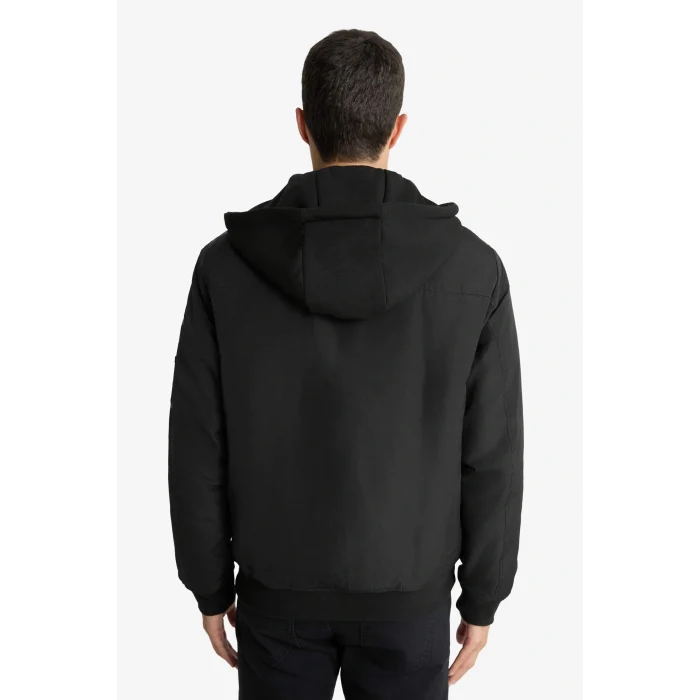 Defacto C5908AXBK27 Siyah Su İtici Regular Fit Gömlek Yaka Astarlı Fermuarlı İç Cepli Suni Deri Mont