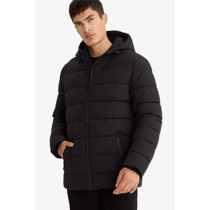 Defacto R0216AZBK27 Siyah Su İtici Slim Fit Dar Kesim Astarlı Kapüşonlu Fermuarlı Cepli Dolgulu Mont