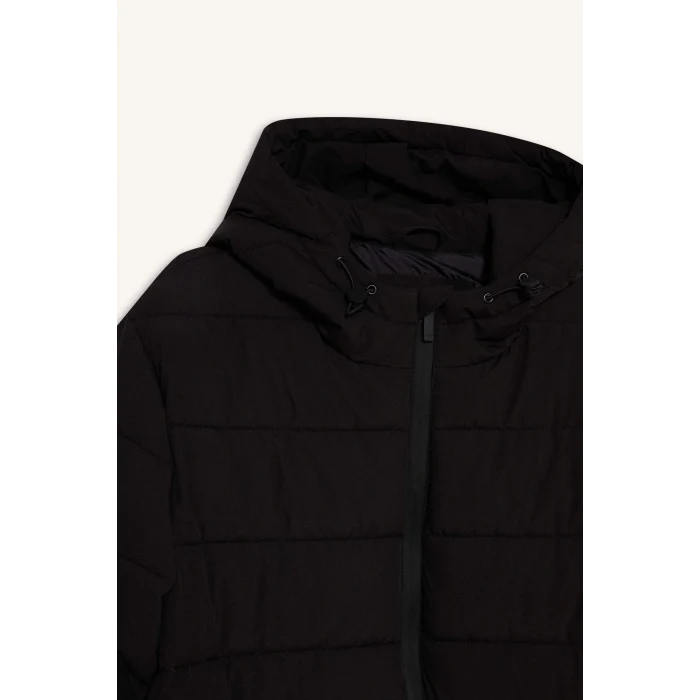 Defacto R0216AZBK27 Siyah Su İtici Slim Fit Dar Kesim Astarlı Kapüşonlu Fermuarlı Cepli Dolgulu Mont