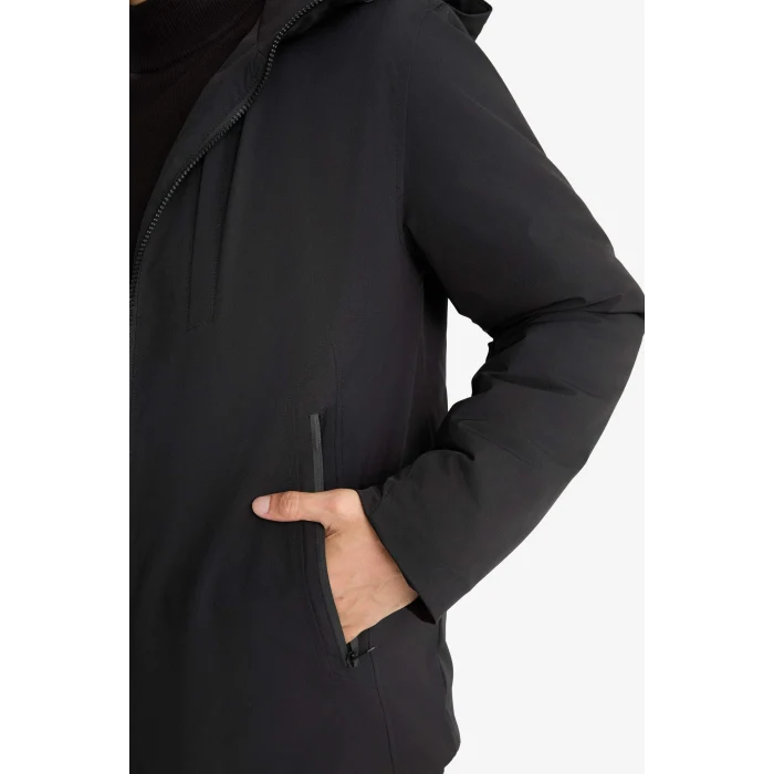 Defacto A2620AXBK27 Siyah Su İtici Regular Fit Kapüşonlu Fermuarlı Cepli Mont