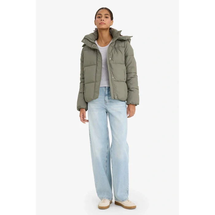 Defacto F2143AXKH6 Haki Regular Fit Kapüşonlu Fermuarlı Şişme Mont