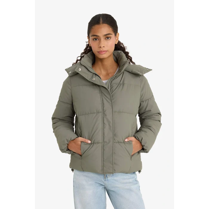 Defacto F2143AXKH6 Haki Regular Fit Kapüşonlu Fermuarlı Şişme Mont