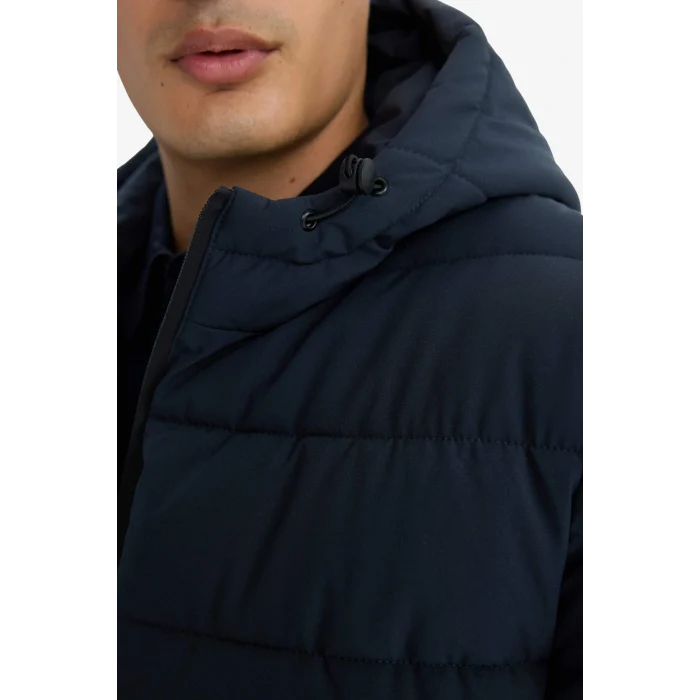 Defacto R0216AZNV64 Lacivert Su İtici Slim Fit Dar Kesim Astarlı Kapüşonlu Fermuarlı Cepli Dolgulu Mont