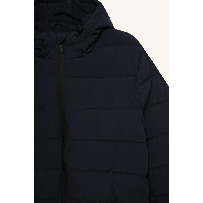 Defacto R0216AZNV64 Lacivert Su İtici Slim Fit Dar Kesim Astarlı Kapüşonlu Fermuarlı Cepli Dolgulu Mont