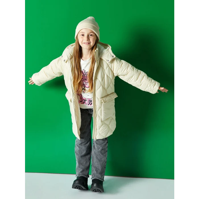 LCW Kids Bej Kapüşonlu Kapitone Kız Çocuk Mont