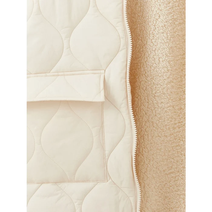 LCW Kids Bej Kapüşonlu Kapitone Kız Çocuk Mont