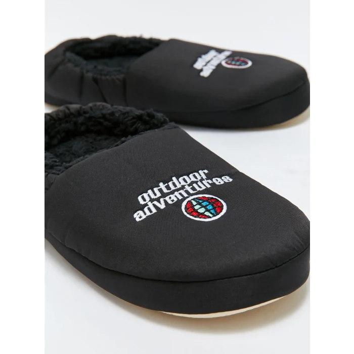 LCW STEPS Siyah Nakışlı Erkek Çocuk Ev Ayakkabısı