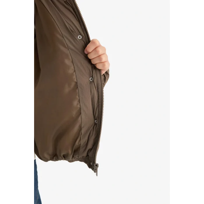 Defacto E9813A8KH487 Haki Kız Çocuk Su Geçirmez Kapüşonlu Fermuarlı Şişme Mont