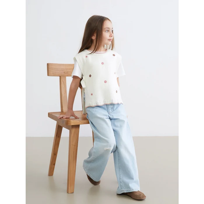 LCW Kids Ekru Bisiklet Yaka Çiçekli Kız Çocuk Triko Süveter