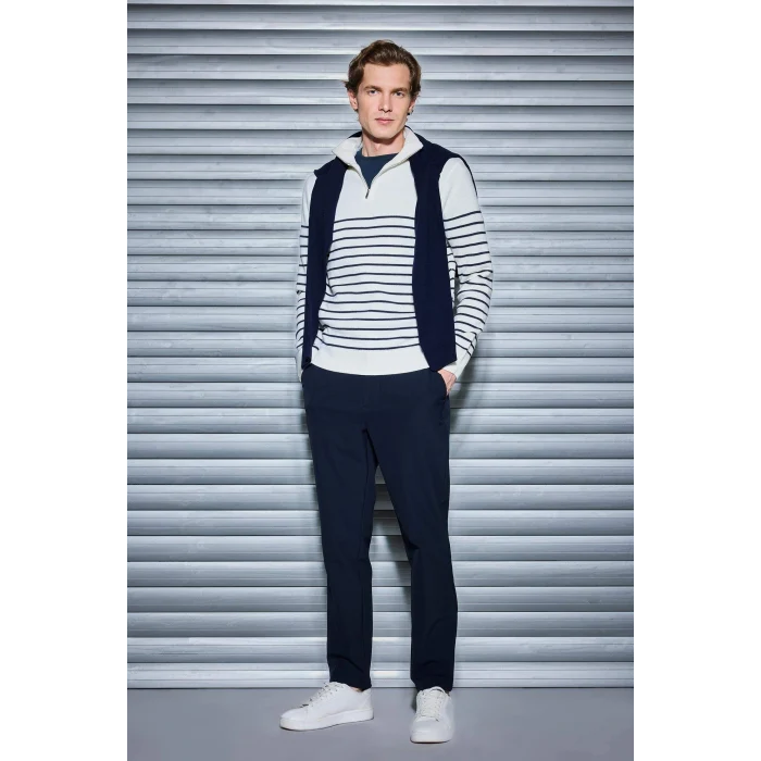 Defacto F1522AXER140 Ekru Standart Fit Yarım Fermuarlı Çizgili Triko Kazak