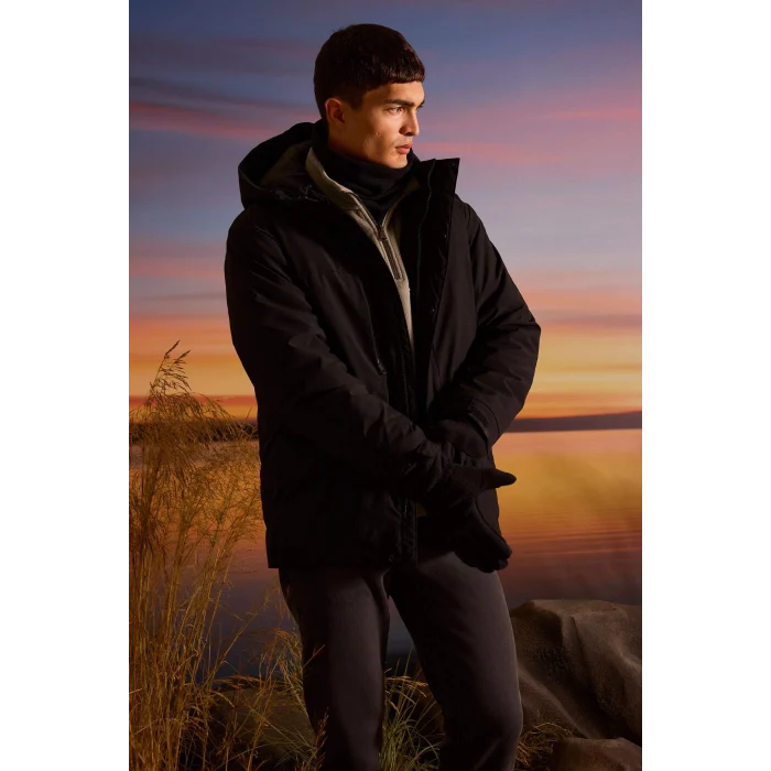 Defacto E9248AXBK27 Siyah Su İtici Regular Fit Kapüşonlu Fermuarlı İç Cepli Cebi Pelüşlü Mont