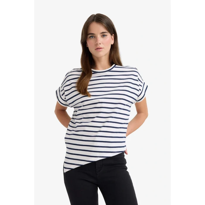 Defacto F8175AXNV251 Lacivert Asimetrik Bisiklet Yaka Çizgili Kısa Kollu Tişört