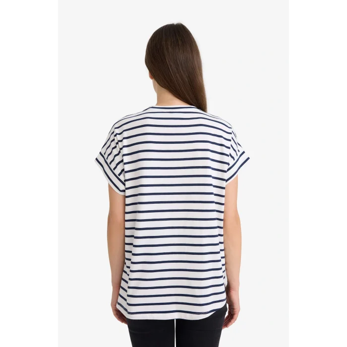Defacto F8175AXNV251 Lacivert Asimetrik Bisiklet Yaka Çizgili Kısa Kollu Tişört
