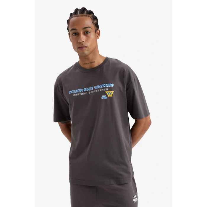 Defacto F1080AXAR212 Antrasit DeFactoFit NBA Golden State Warriors Boxy Fit Bisiklet Yaka Kısa Kollu Tişört