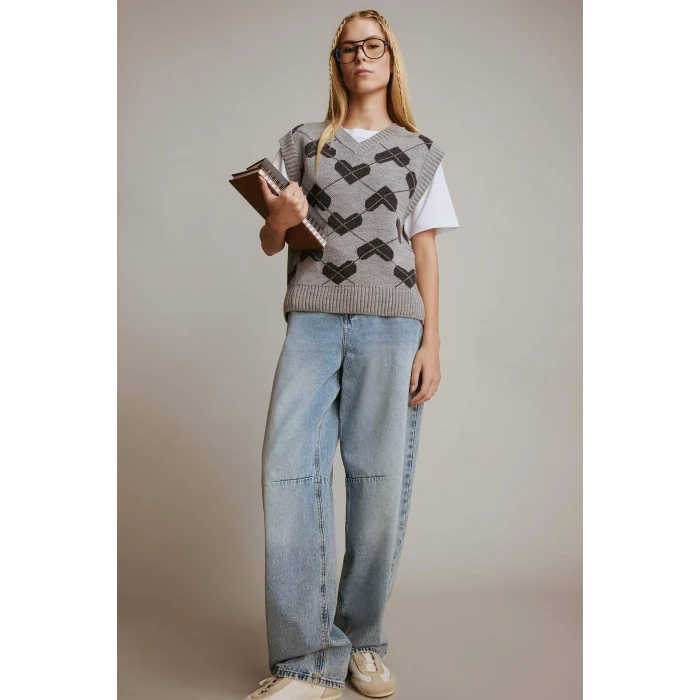 Defacto F9541AXGR256 Gri Coool Regular Fit V Yaka Desenli Süveter