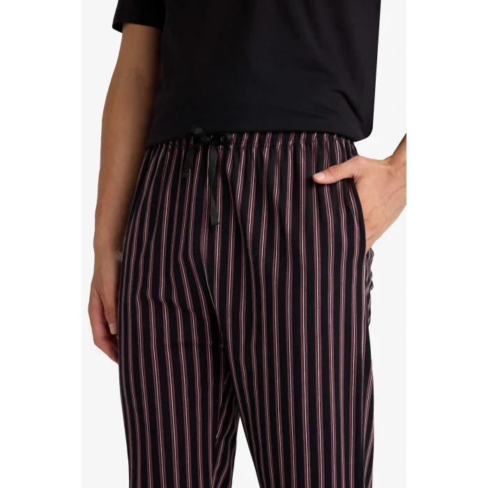 Defacto F4884AXBK81 Siyah Pijama Takımı Regular Fit Kısa Kollu Üst Çizgili Uzun Alt