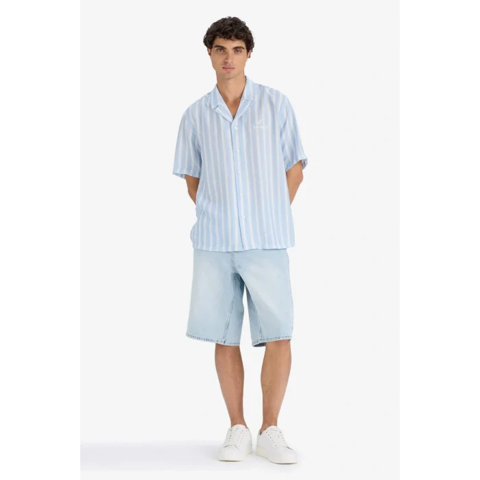 Defacto F5747AXBE299 Mavi Relax Fit Apaş Yaka Baskılı Dokuma Çizgili Kısa Kollu Gömlek