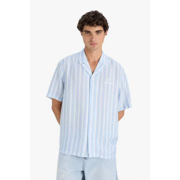 Defacto F5747AXBE299 Mavi Relax Fit Apaş Yaka Baskılı Dokuma Çizgili Kısa Kollu Gömlek