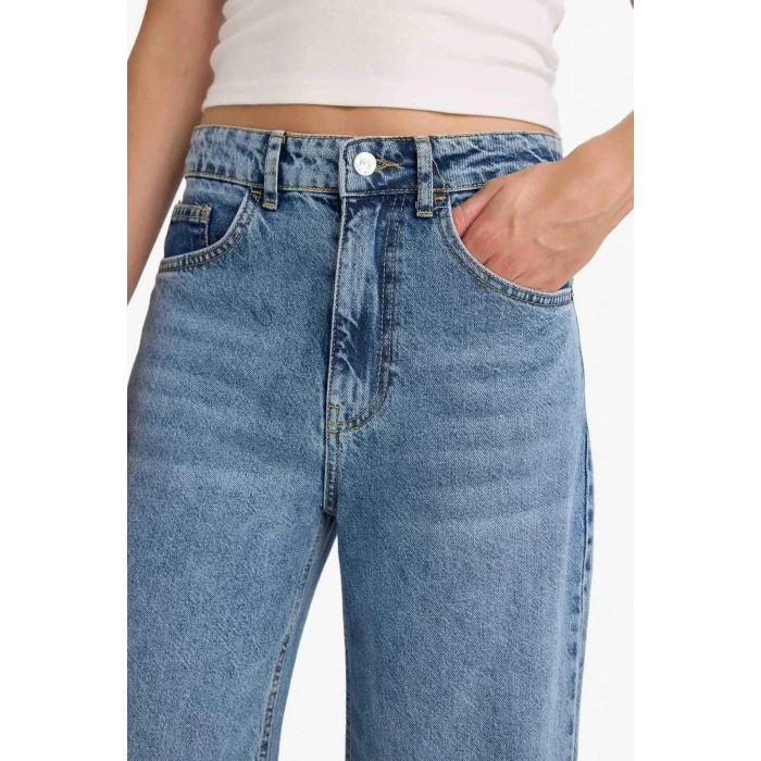 Defacto F6102AXNM28 Mavi Barrel Fit Normal Bel Bilek Boy Jean Yıkamalı Pantolon