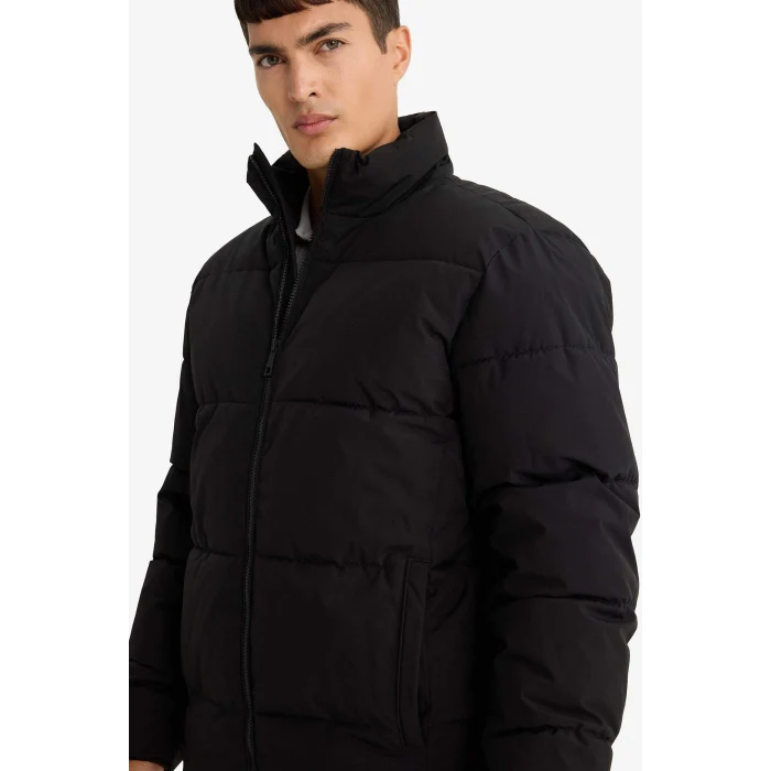 Defacto E9991AXBK27 Siyah Su İtici Regular Fit Dik Yaka Fermuarlı Cepli Mont