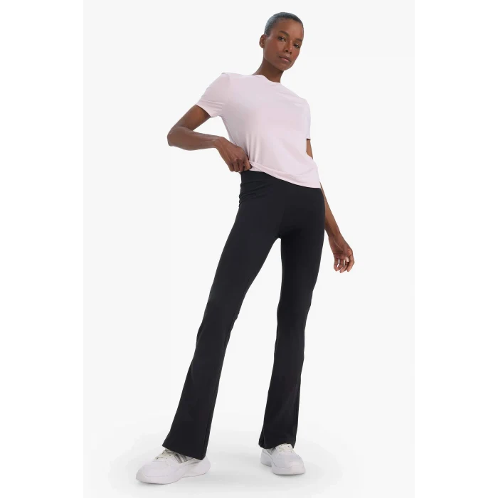 Defacto C9192AXBK81 Siyah DeFactoFit Flare Fit Beli Saran İç Göstermeyen Toparlayıcı Yüksek Bel İspanyol Paça Standart Boy Sporcu Eşofman Altı