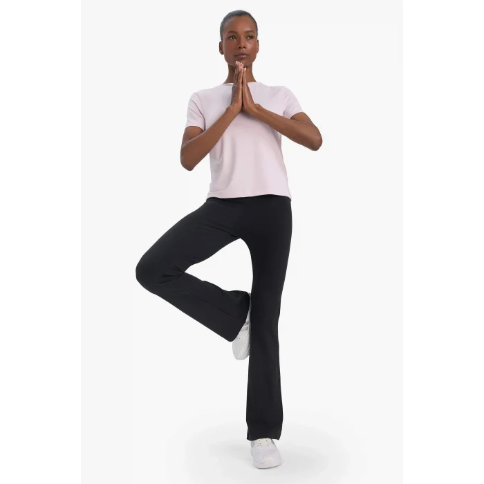 Defacto C9192AXBK81 Siyah DeFactoFit Flare Fit Beli Saran İç Göstermeyen Toparlayıcı Yüksek Bel İspanyol Paça Standart Boy Sporcu Eşofman Altı