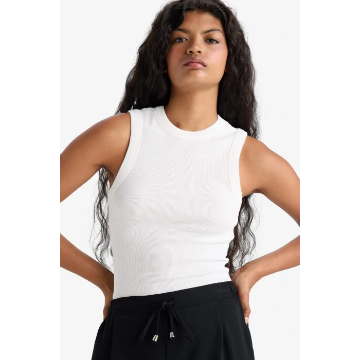 Defacto F8721AXWT32 Beyaz Slim Fit Dar Kesim Basic Düz Bisiklet Yaka Fitilli Kaşkorse Atlet