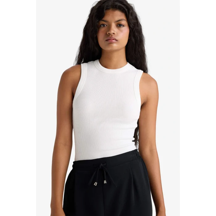 Defacto F8721AXWT32 Beyaz Slim Fit Dar Kesim Basic Düz Bisiklet Yaka Fitilli Kaşkorse Atlet