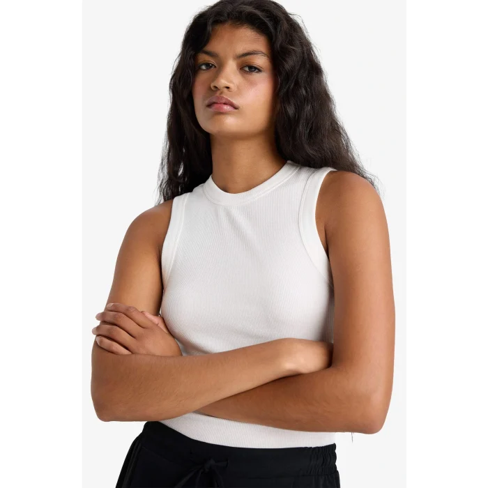 Defacto F8721AXWT32 Beyaz Slim Fit Dar Kesim Basic Düz Bisiklet Yaka Fitilli Kaşkorse Atlet