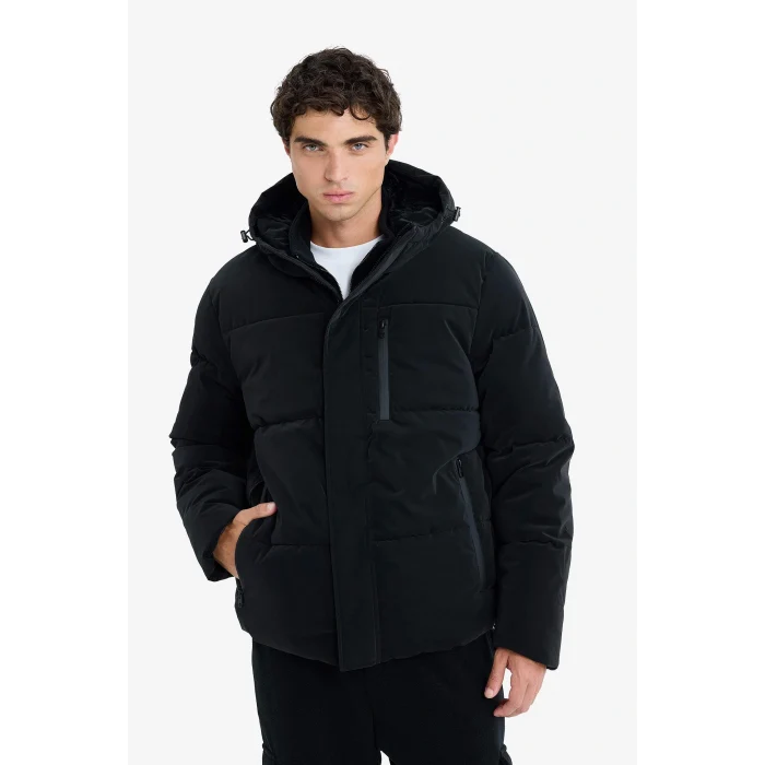 Defacto F1149AXBK27 Siyah Su İtici Regular Fit Kapüşonlu Astarlı İç Cepli Fermuarlı Cepli Mont